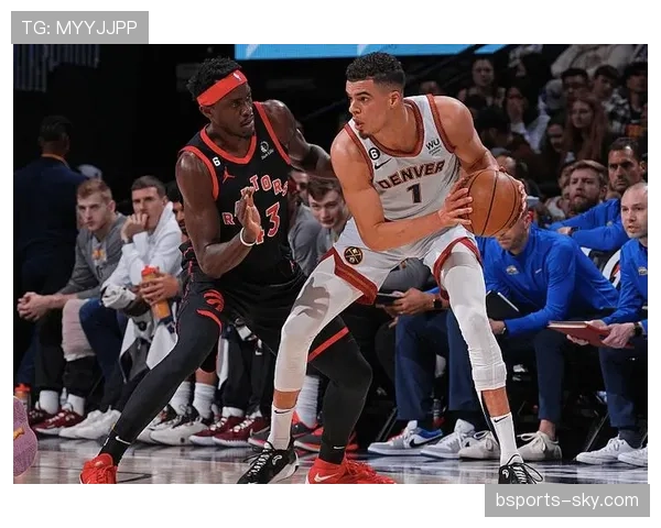 特雷·杨单打得分爆发领队，关键时刻效率显著提升